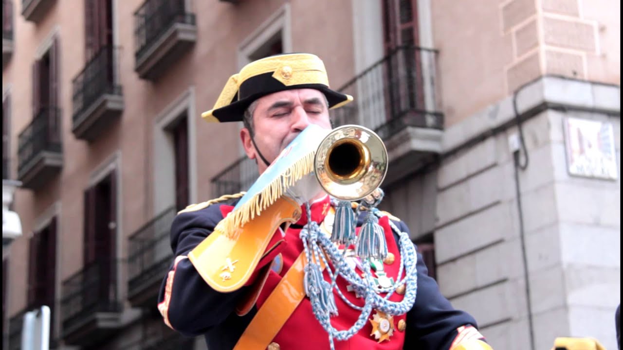 RETRETA MILITAR 2 DE MAYO DE 2013 .