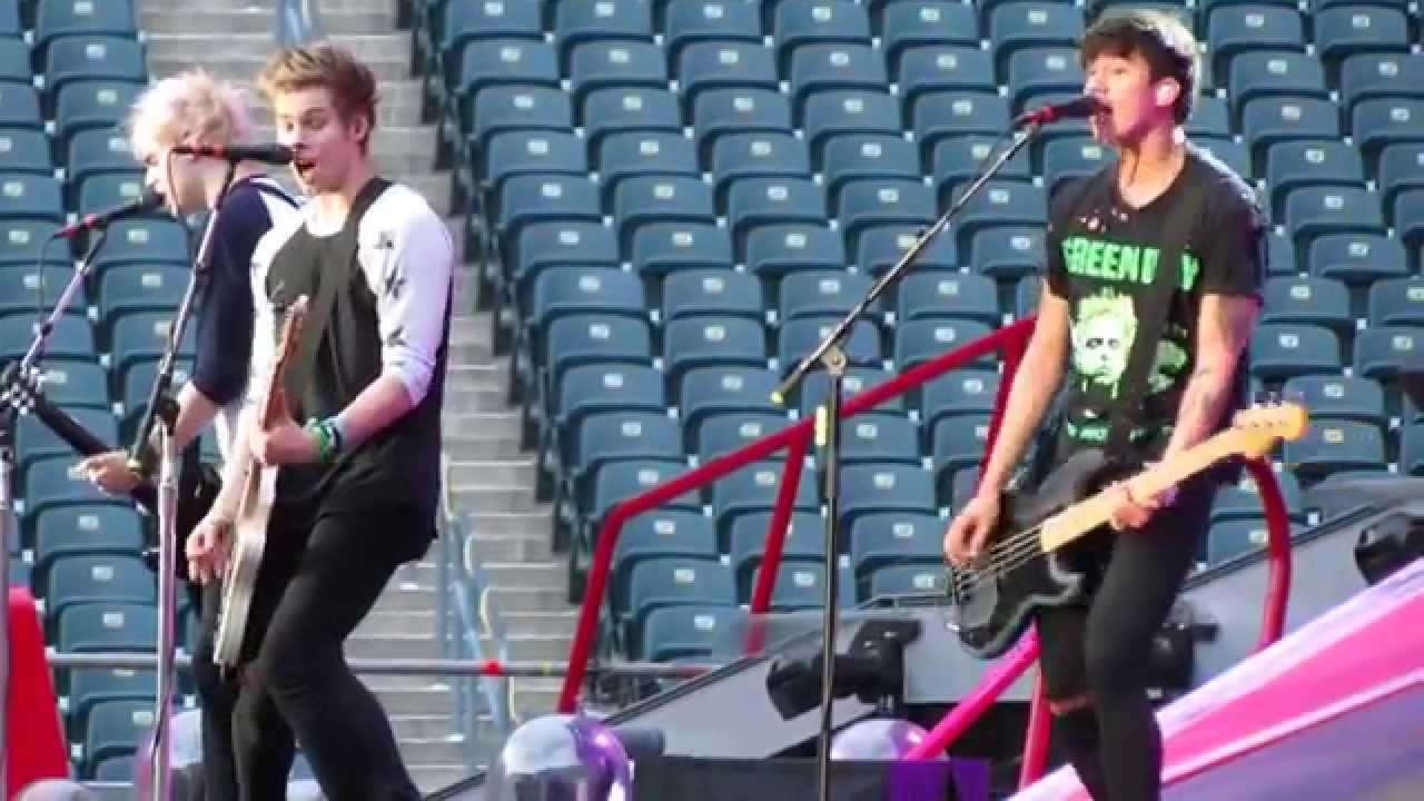 5SOS Heartache On The Big Screen WWA philly