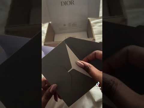Engraved Dior lip