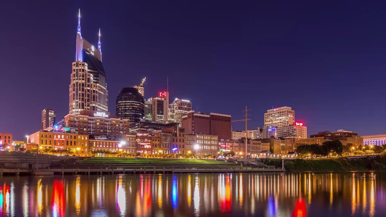 This Country Music Power Couple Had Their First Date at Cracker Barrel | Southern Living