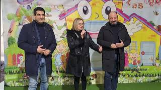 La alcaldesa de Carballeda, durante la apertura del I Mercado Navideño en Sobradelo