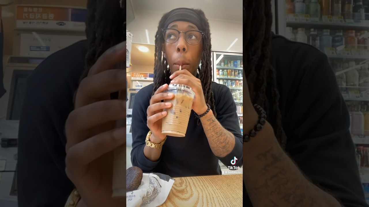 POV : Making Cookies and Cream Iced Coffee in Korean Convenience Store