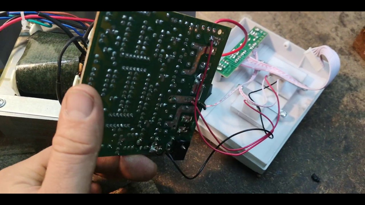 Ремонт стабилизатора напряжения Luxeon 500, не включается - YouTube