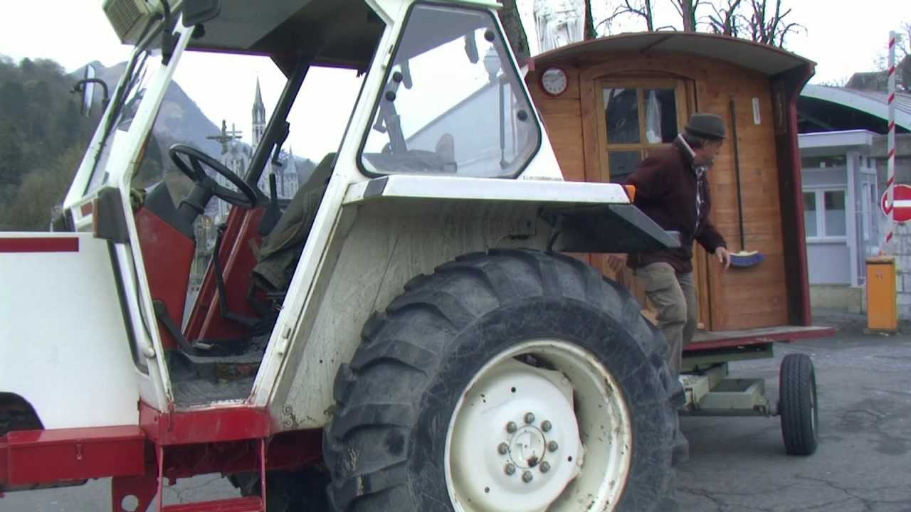 Reportage / Le Tour de France en tracteur a fait étape à Lourdes