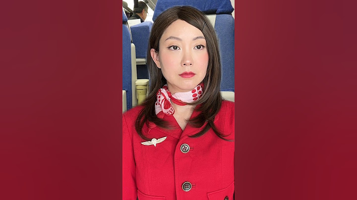 FLIGHT ATTENDANTS IGNORE YOU FOR THIS REASON 😂