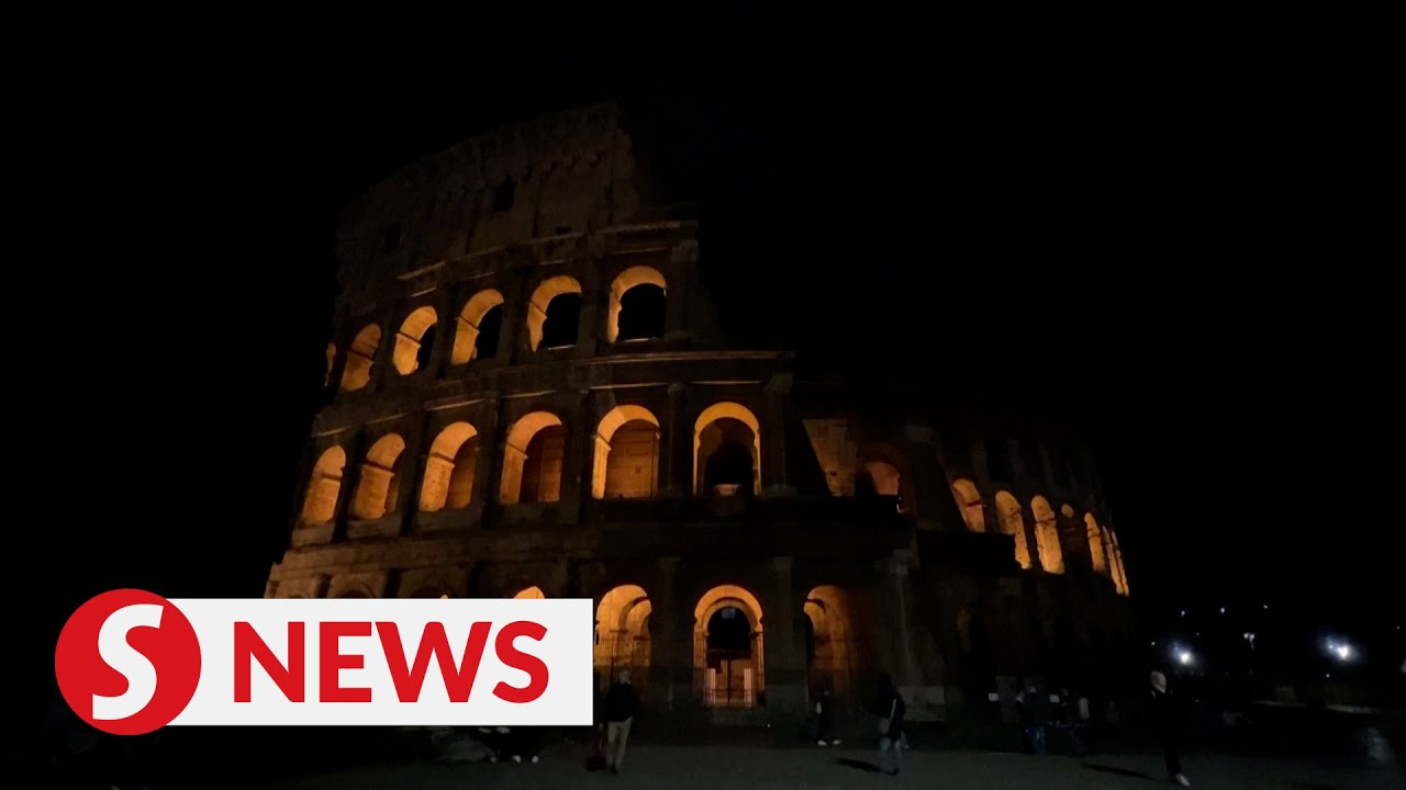 Rome landmark Colosseum goes dark to mark Earth Hour - YouTube