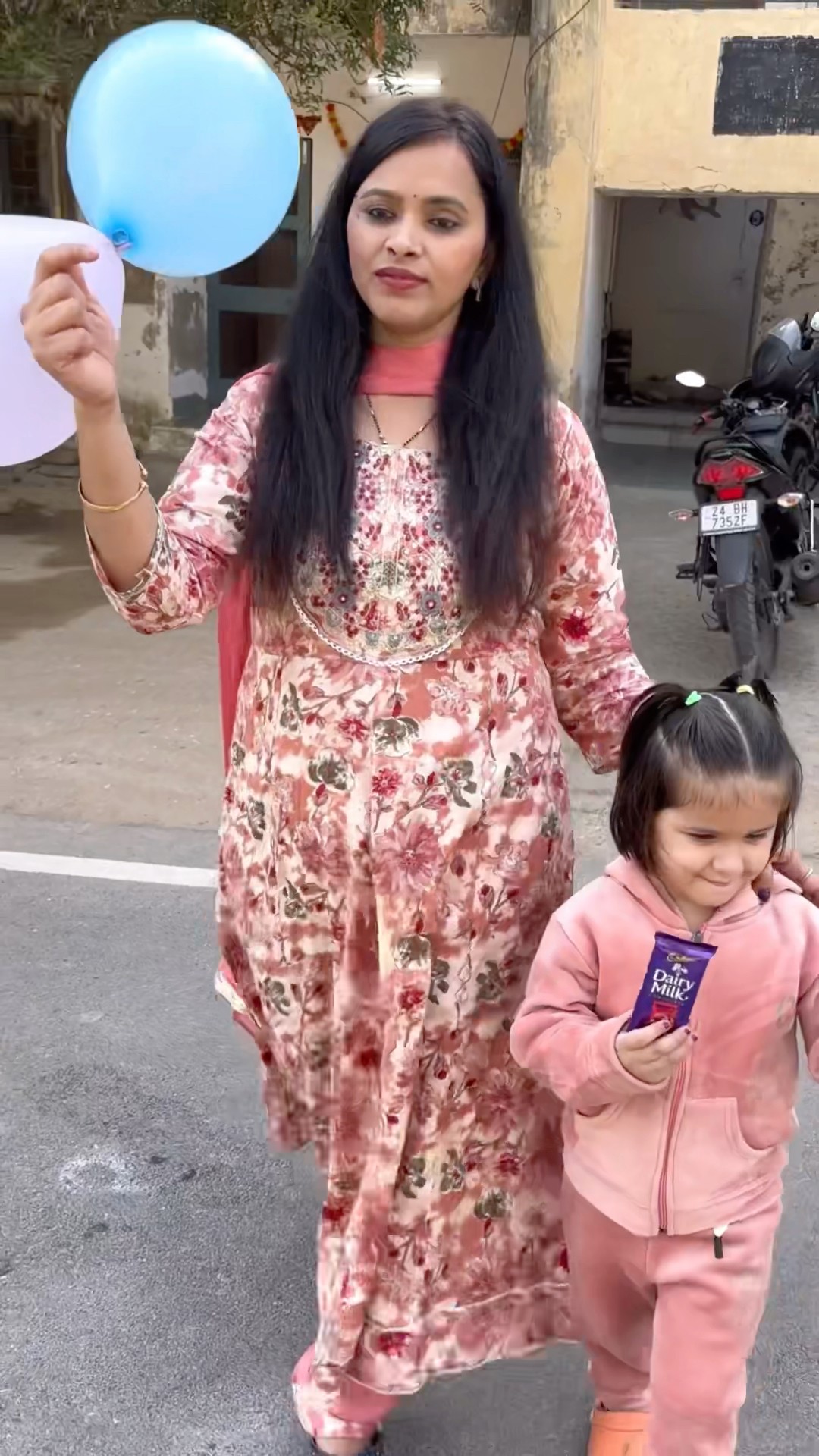 Vedika ne ki help??