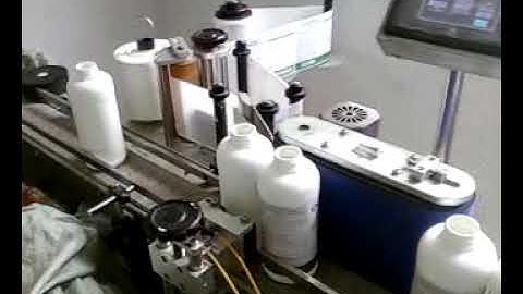 Evolve automatic positioning labeling machine for round bottle
