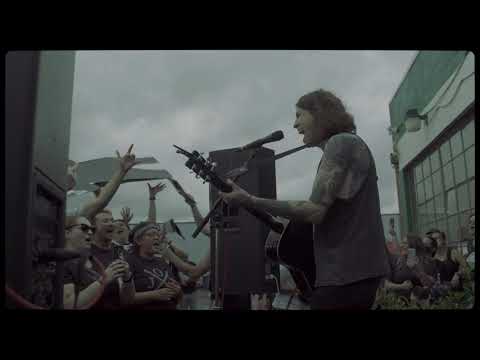 Laura Jane Grace "Black Me Out" | Live at Four Seasons Total Landscaping