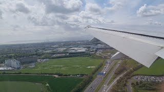Emirates Boeing 777-300 landing into Dublin Airport (DUB)