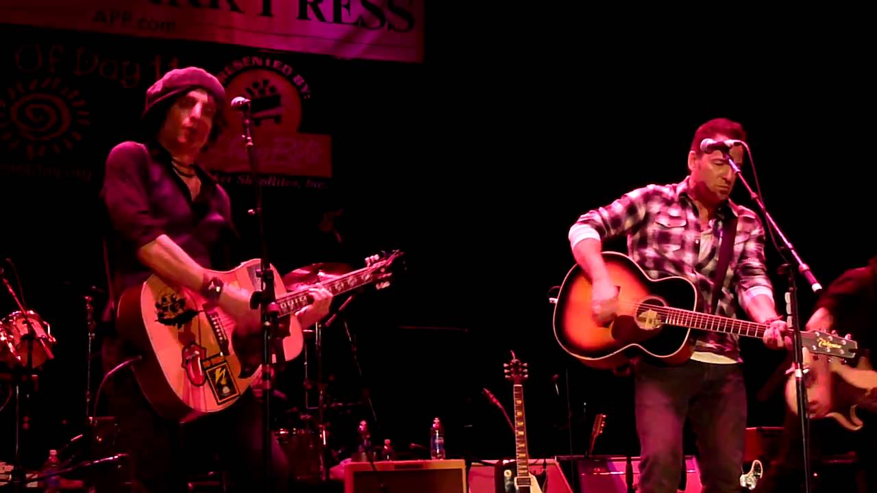 Broken radio Bruce Springsteen with Jesse Malin Light of Day 1/15/11 ...