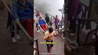 Six-Pack Shoulder Ride