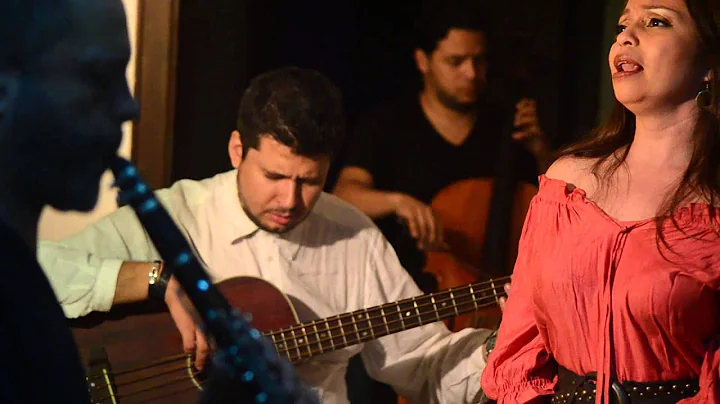 Barquito de papel -  Astrid Acevedo