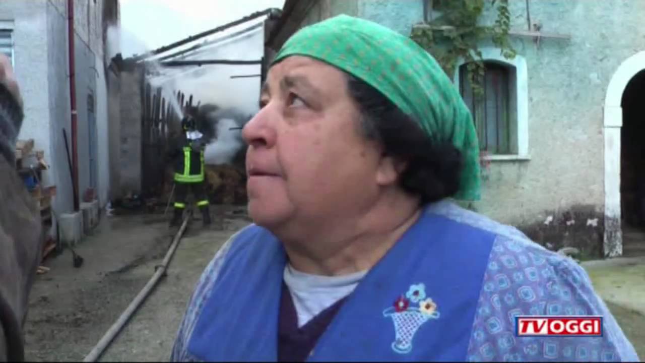 Prato Perillo: furioso incendio distrugge fienile e danneggia abitazione adiacente