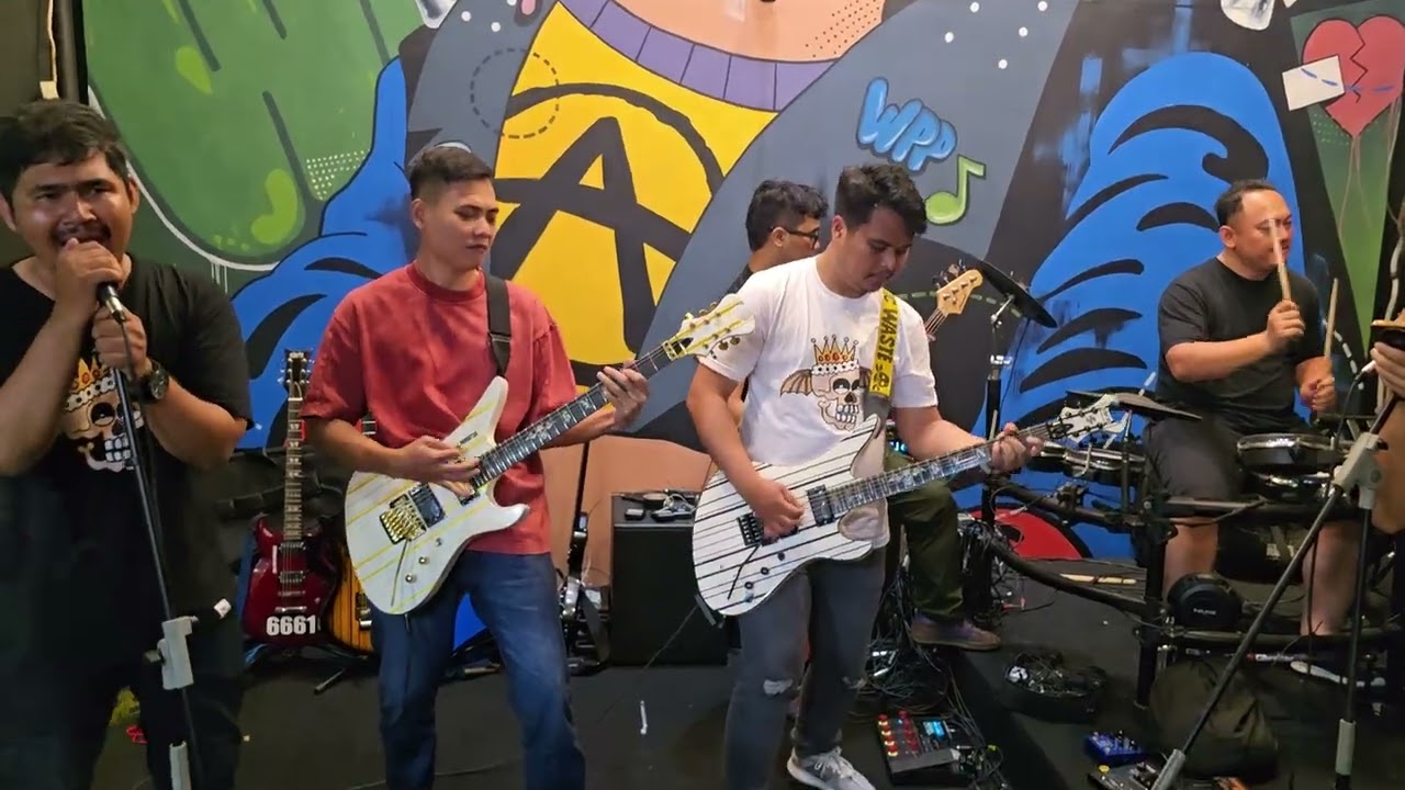 ALMOST EASY || AVENGED SEVENFOLD LIVE (20/12/25)