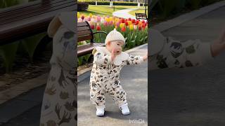 You Won’t Stop Watching This Baby Dance 😂🔥 #viralbabydance #funnybaby #shorts #trending