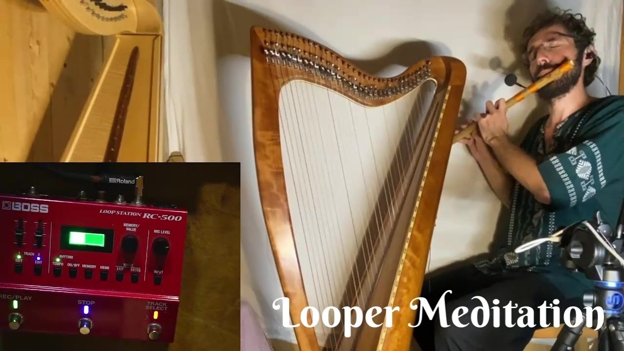 Simcha Tzuf teaching how to use a looper with harp.