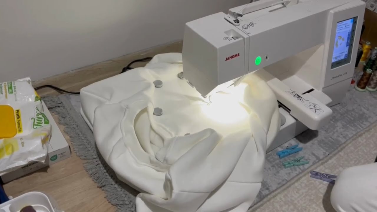 JA412M Metal magnetic hoop used with Janome 400E very well, Comparison with plastic embroidery hoop