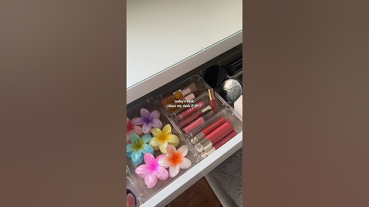 organize & clean my desk with me🤍 #cleaningroutine #cleaning #cleanwithme #organization #vanity