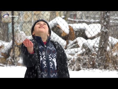 სალომე მოდრეკელიძე - პატარა გოგონა გუდალეთიდან, რომელიც სკოლის ერთადერთი მოსწავლეა