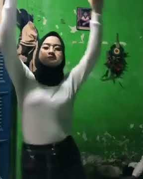 JILBAB DIKAMAR TT GEDE REMAS REMAS