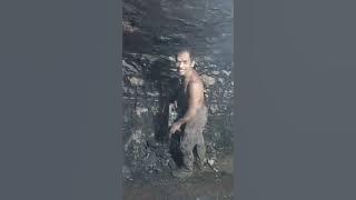 proses penggalian batu bara manual,di batu licin