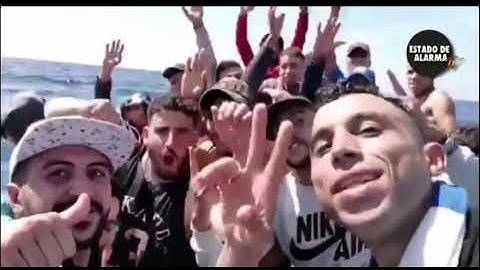 Vean cómo un MARROQUÍ cuenta entre RISAS y BROMAS cómo se CUELA en las Islas Canarias.