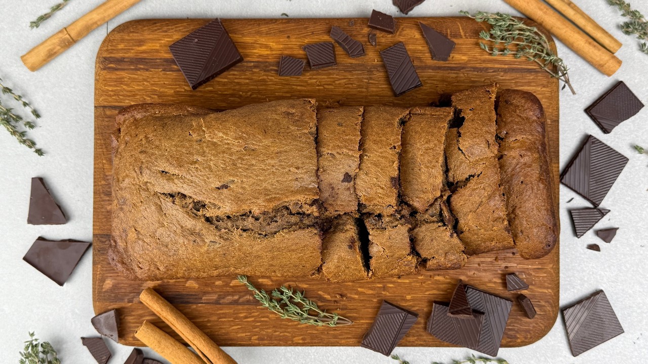 Cardamom Coffee Banana Bread — Moist & Spiced (1-Hour Recipe)🍞