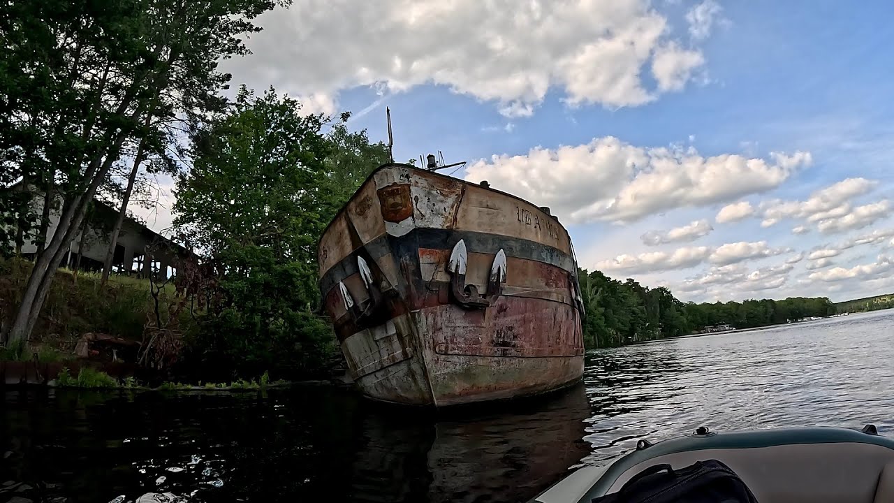 LP: Schrottplatz am Hölzernen See/Heidesee mit Schiffswrack