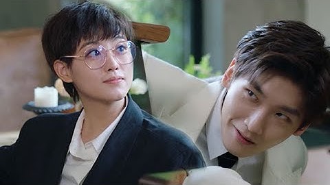 灰姑娘为进霸总公司女扮男装，还没去面试就偶遇霸总，成功吸引了他的注意【程序员那么可爱 CuteProgrammer1-1】