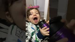 Mihra Ablasının Suyunu Içiyor Resimi