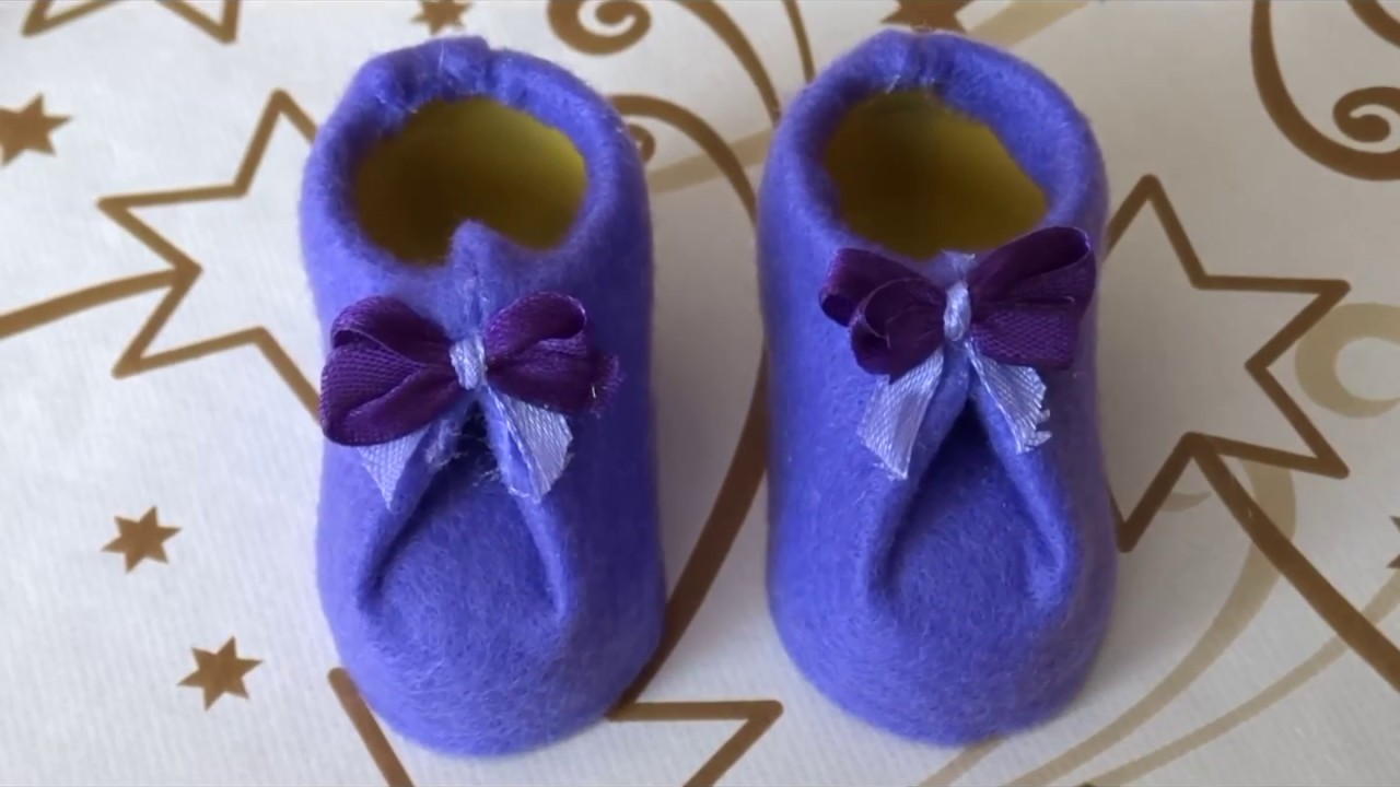 How to make a shoe for dolls,gnomes using a kinder egg and felt
