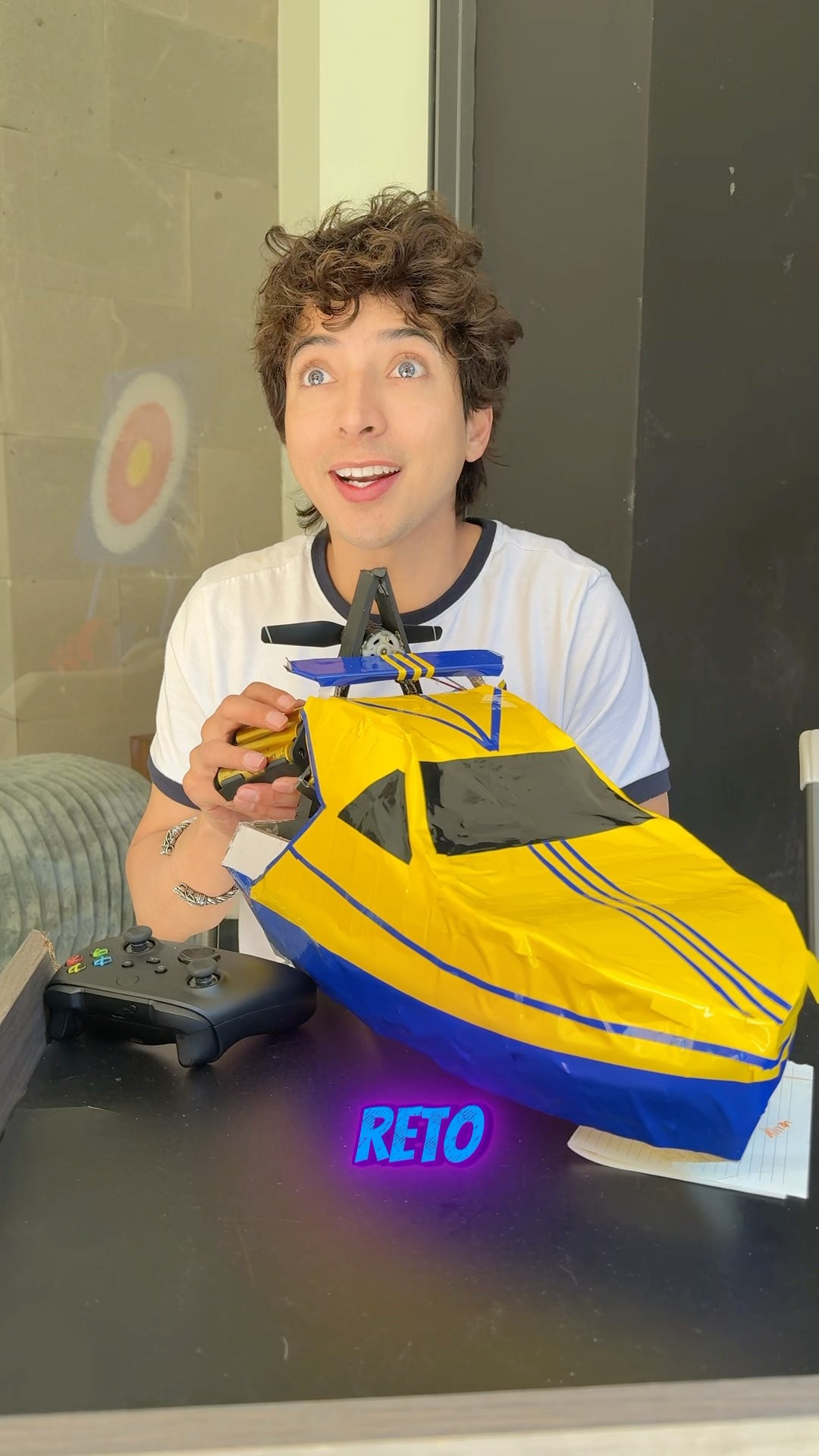 ME CABAN DE RETAR A CONSTRUIR UN HELICÓPTERO ? QUE SI VUELE.