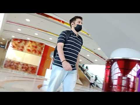 Walking around at Mall of Emirates Metro Train Station / Dubai UAE