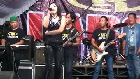 LAROS Live Diwek ~ Yeyen Vivia ~ Keloas