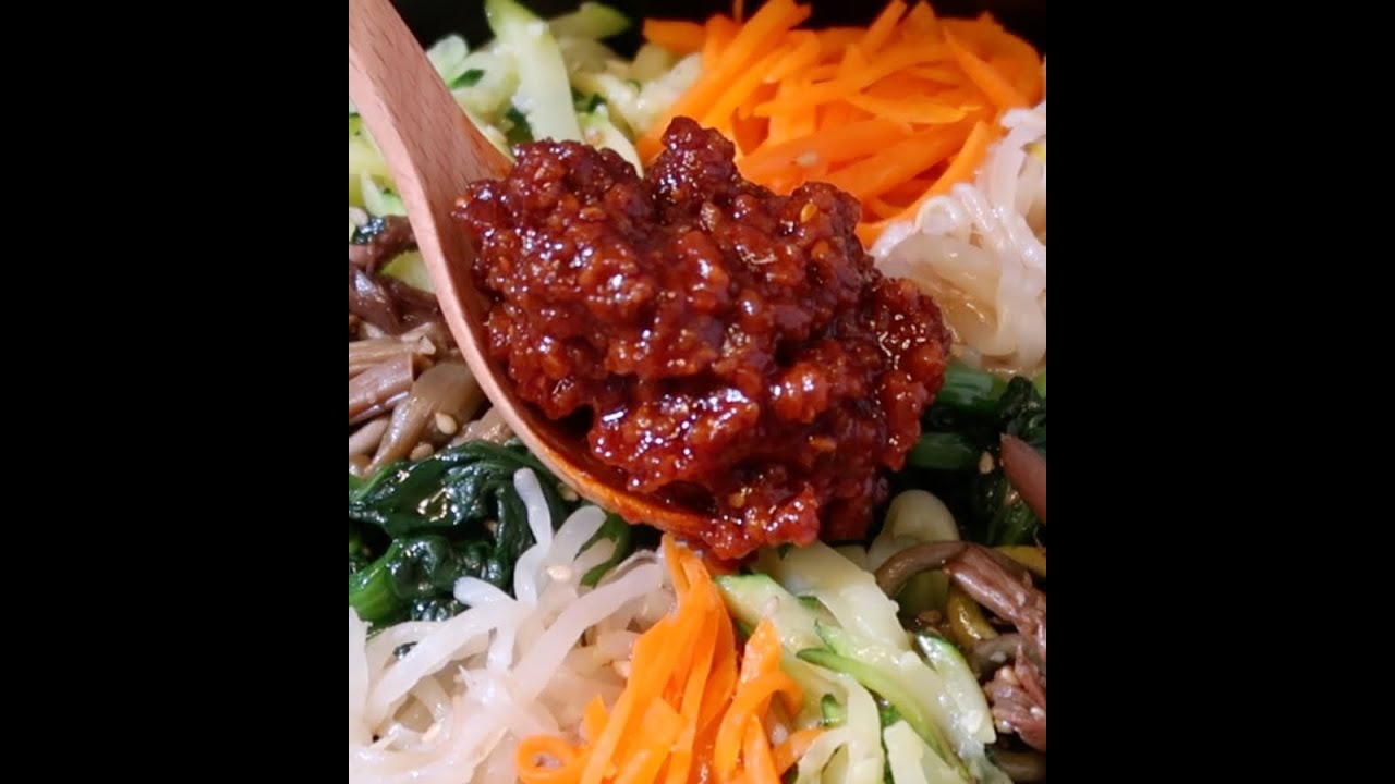 Stir Fried Gochujang Sauce (Yak Gochujang) - My Korean Kitchen