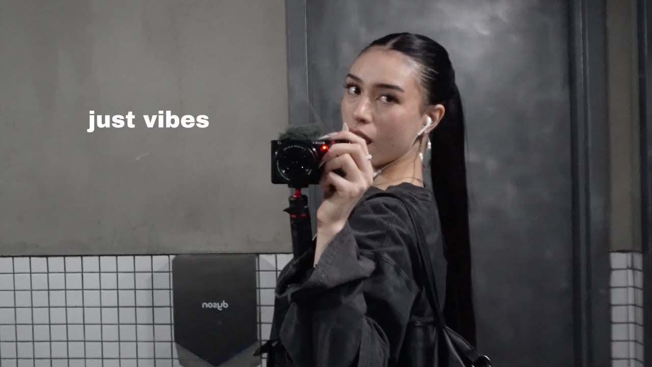 prancing around my city in a cute fit