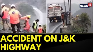 Jammu & Kashmir News: Taxi Falls Into Gorge On Jammu-Kashmir Highway | English News | News18