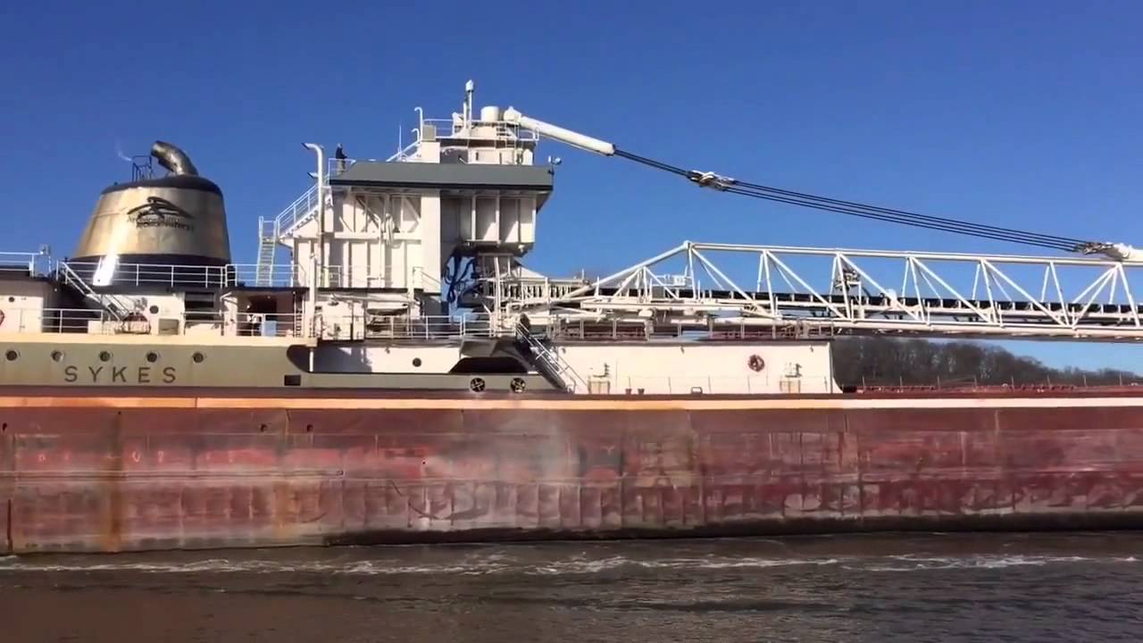 schip wilford freighter wilfred sykes leaving grand haven youtube schip wilford freighter wilfred sykes leaving grand haven youtube