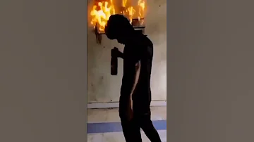 أنا مرتاح في عذابي و نزيد السم في شرابي 