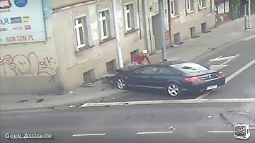 Wow A woman has life saved thanks to a lamppost during a car accident 4k HD