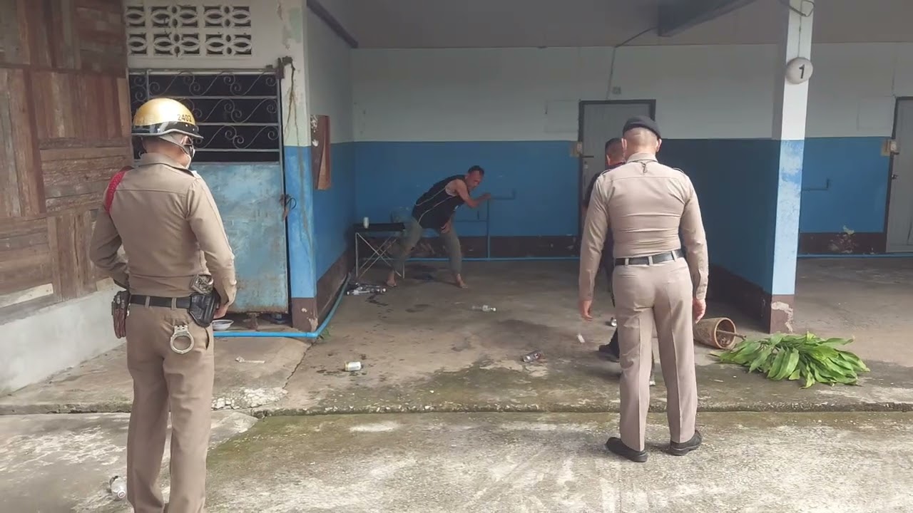 สภ.เมืองกำแพงเพชร ซ้อมแผนเผชิญเหตุคนเมาอาละวาด บริเวณ โรงแรมเทพนคร ต.ในเมือง อ.เมือง จว.กำแพงเพชร