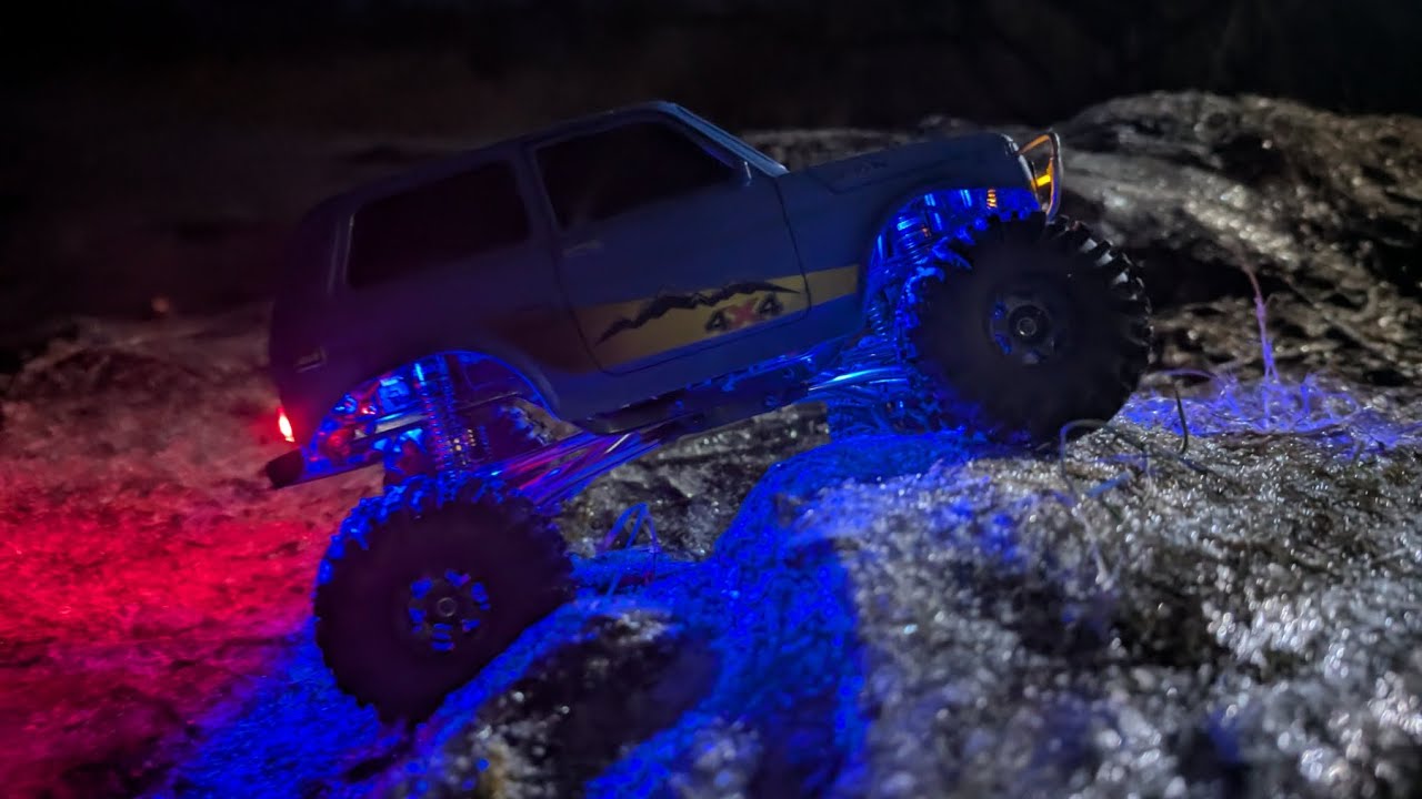 RC JJRC (trx4m clone) Lada Niva Fully upgraded   Frozen River night trail 