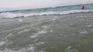 Waves of Lake Michigan in slow motion via note 7