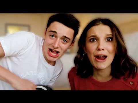 Noah Schnapp And Mille Bobby Brown Kisses!!❤