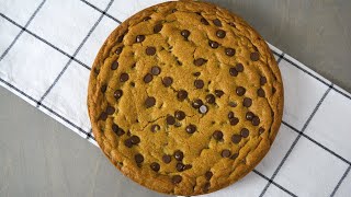 Giant chocolate chip cookie! | Easy cookie recipe!