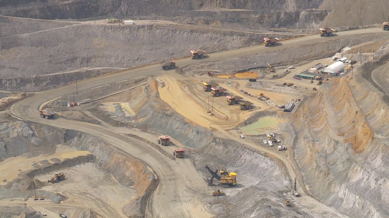 A New Way To See The World s Biggest Man Made Hole YouTube