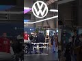 وسائد فاخرة من بنتلي ولون ملكي من سكودا احتفالا بتقليد الملك تشارلز الثالث