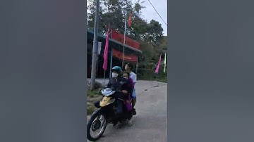 Đường lên Cửu huyền trăm họ núi cấm