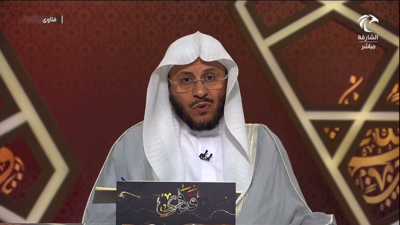 هل يجوز للخطيب أن يسرد الخطبة في يوم الجمعة؟ | الشيخ عزيز بن فرحان